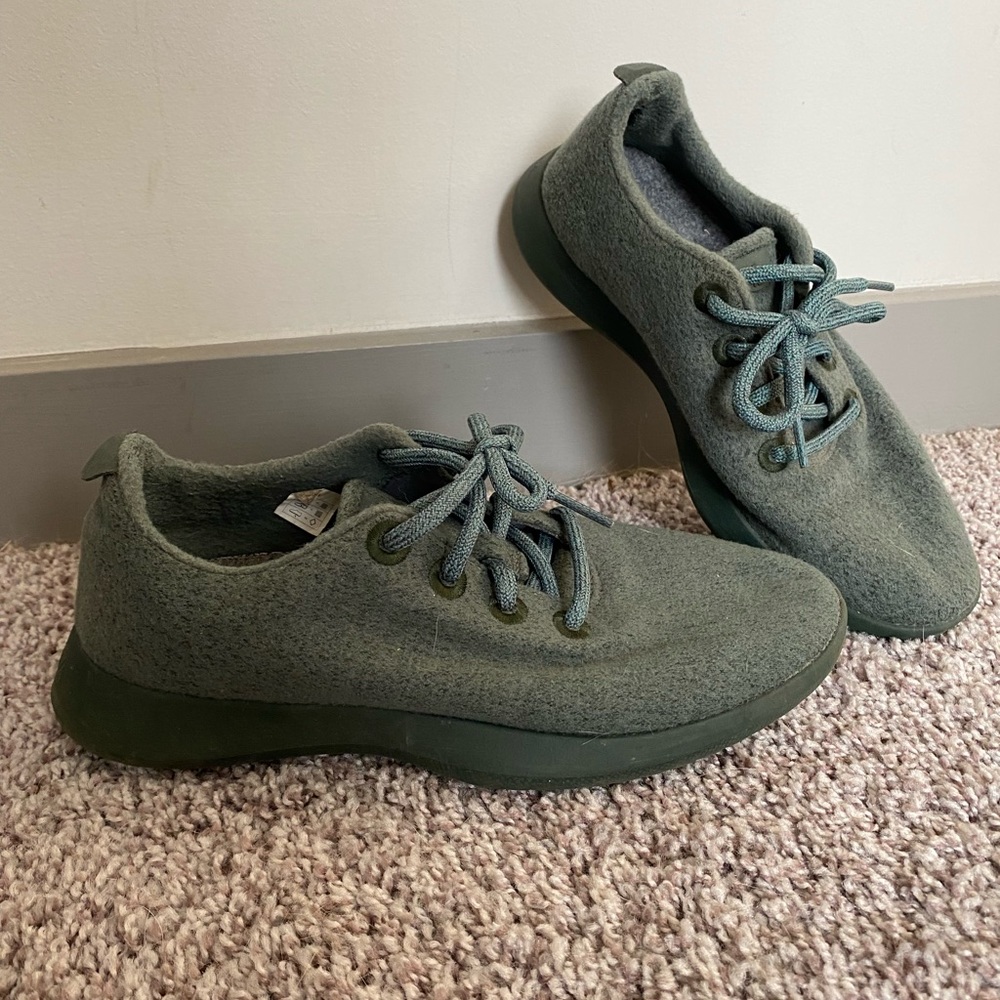Green Allbird wool runners women’s size 8 - Great condition